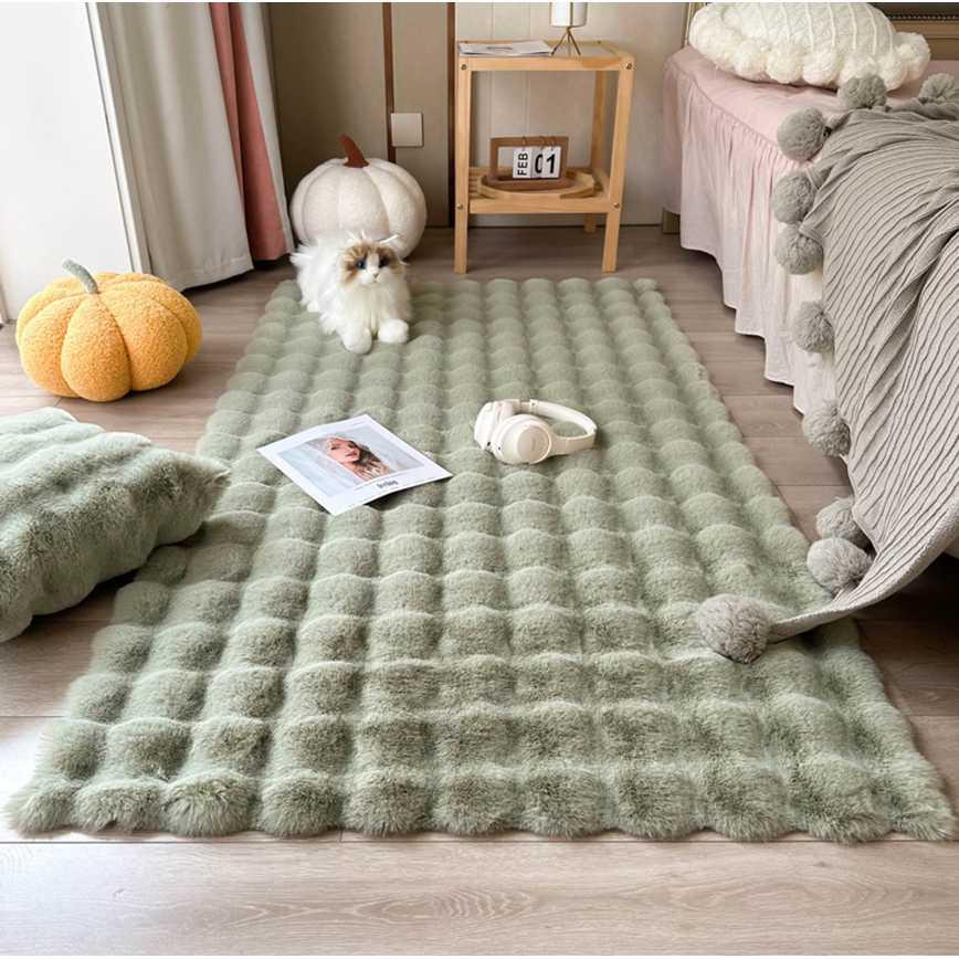 Faux Rabbit Fur Green Rug 5&#39; x 7&#39; 